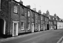 Why choose vinyl flooring for social homes?